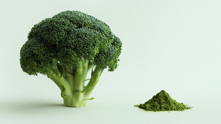 10 Incredible Health Benefits of Adding Super Greens Powder to Your Diet